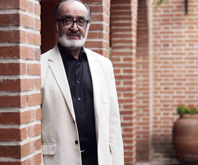 El poeta Sergio Macías, el jueves en la Galería Cerdán. Manu Reino