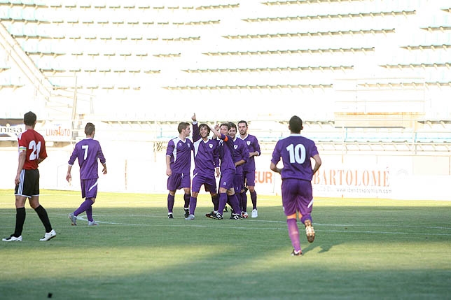 Imagen del último encuentro jugado ante sus aficionados por el Danisa Cristo Atlético.  Eva Garrido