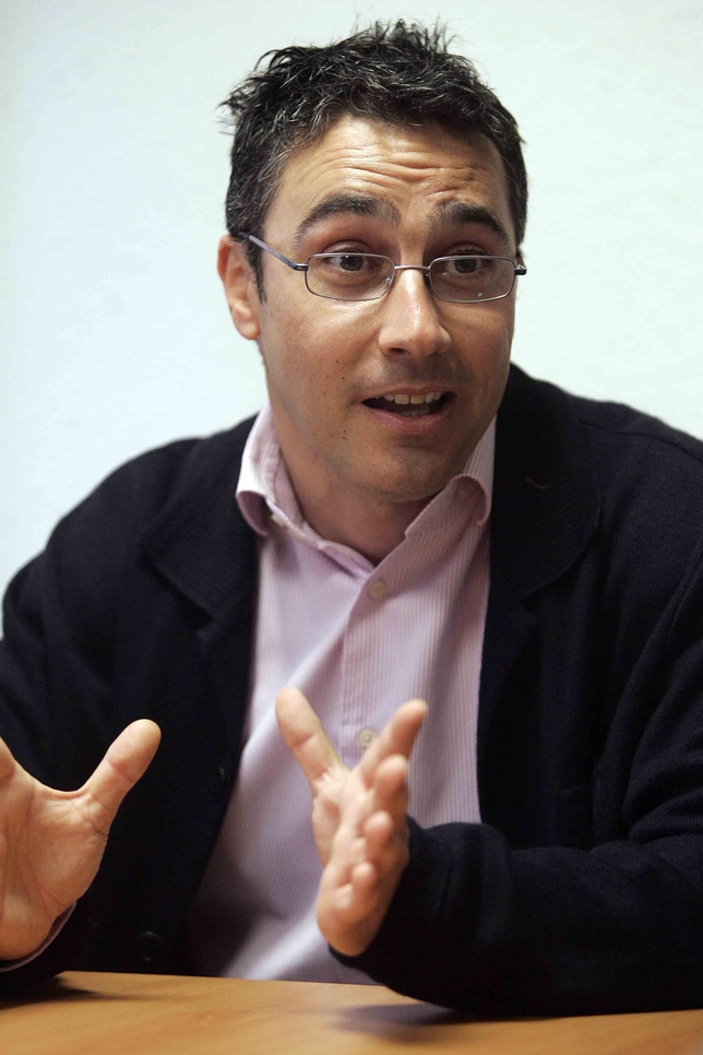 El alcalde de Cebolla, Rubén del Mazo, se reunió ayer con Emiliano Madrid y otros miembros de la empresa. Manu Reino