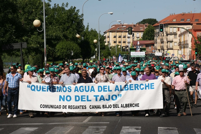 La cabecera de la marcha. Peña