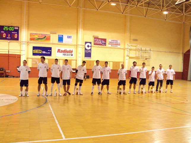 Jugadores del Puertollano FS, en el pabellón Santiago Cañizares en el homenaje a título póstumo a José Perdiz Diego Rodríguez