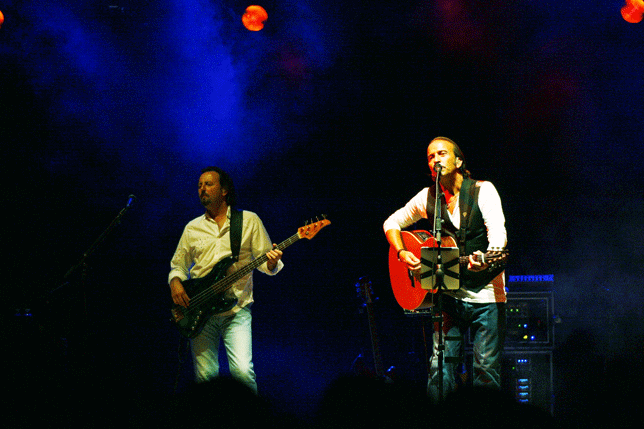 Actuación de los Secretos /Fotos Tomás Fernández