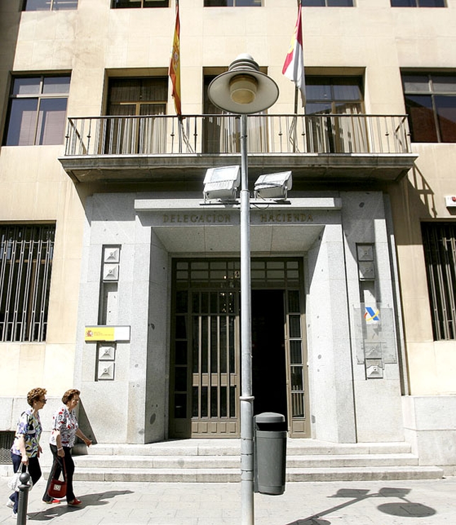 Imagen de la Delegación de Hacienda./ PABLO LORENTE