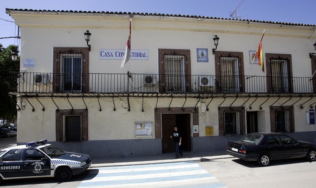 Fachada del Ayuntamiento de Cebolla. Manu Reino
