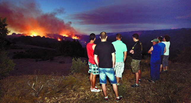 El fuego arrasa unas 700 hectáreas de monte en el valle del Arlanza