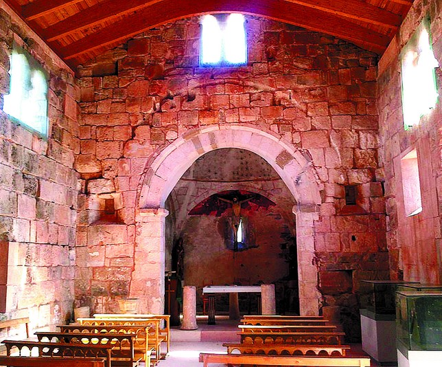 Interior de la iglesia visigótica, una de las mejor conservadas en su estilo del país. DB