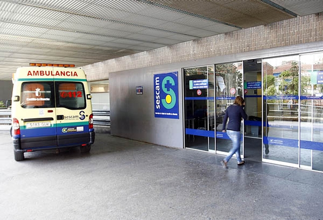 Entrada de Urgencias en el Hospital de Albacete. Rubén Serrallé