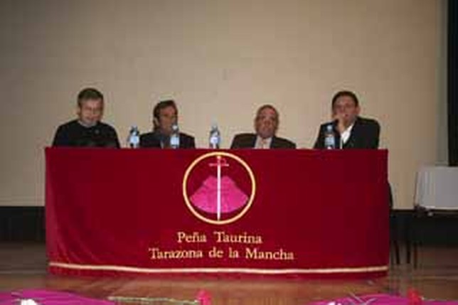 Dámaso González, Eduardo Miura, Emilio Martínez e Isidoro Ruiz, durante la charla del pasado sábado. P. Belmonte