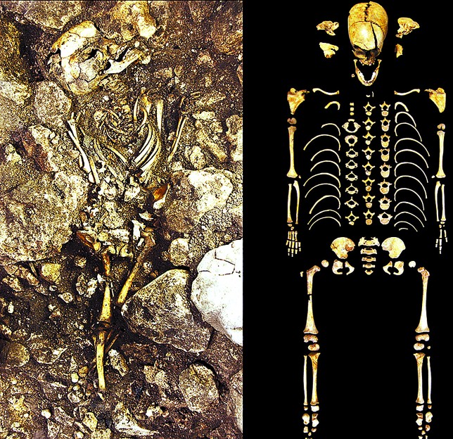 A la izquierda, los restos hallados en este yacimiento cerca de Cueva Mayor, en Atapuerca. DB