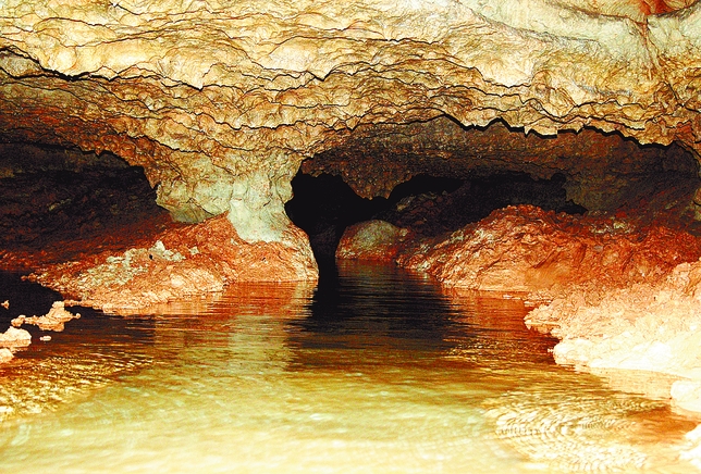 La Cueva Román es un complejo cárstico que servía para abastecer de agua a la ciudad. Grupo Espeleológico Ribereño