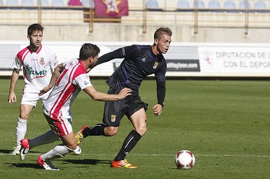 El penalti y la roja a Durántez, clave en la goleada encajada por el Palencia en León