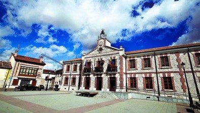 Denuncian al secretario municipal por exhibicionismo y provocación sexual