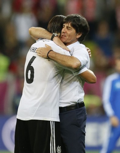 Löw medita cambios contra Italia 