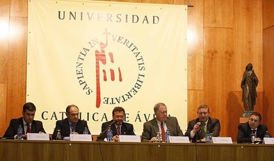 Directores de medios de comunicación locales defienden el oficio del periodismo para mantener la credibilidad