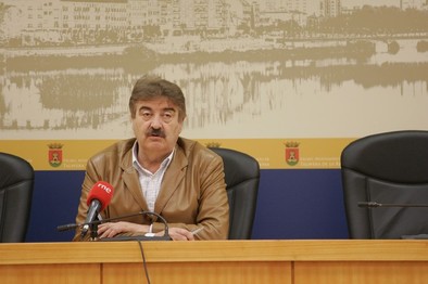 IU califica de ineficaz al Gobierno local en el ecuador de la legislatura