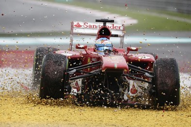 Alonso culpa del percance a la mala suerte