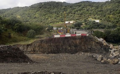 El alcalde de Fuencaliente calcula que los puentes de la N-420 se abrirán al tráfico en otoño