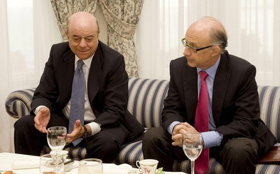 Montoro aprecia indicios claros de que la economía ya está «tocando fondo» 