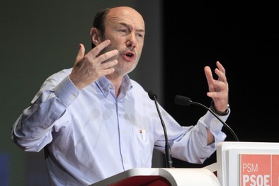 Rubalcaba defiende el concierto vasco y navarro pero aboga por tocar el cupo