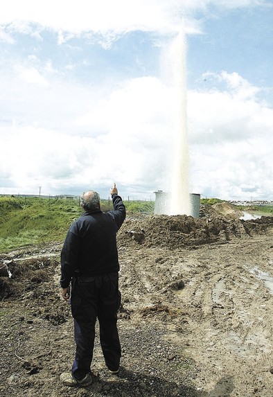Un mes y medio sin parar de expulsar agua