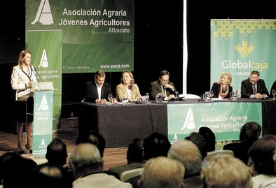 Cospedal: «Al final, las guerras del agua no han servido para nada»