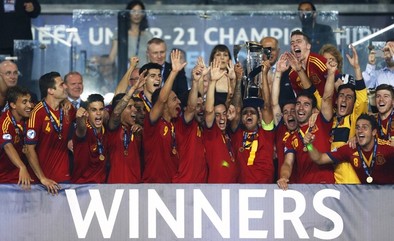España revalida su corona