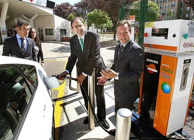 La ciudad estrena su primer punto de suministro público de autogás