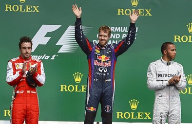 Alonso remonta hasta el podio