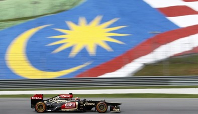 Raikkonen sigue al mando