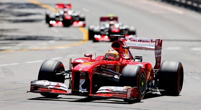 Alonso lamenta el ritmo del Ferrari y ataca al mexicano Pérez