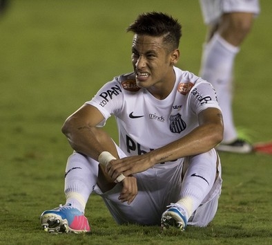 Neymar deshoja la margarita