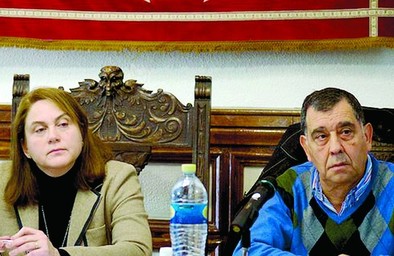 El primer teniente de alcalde de Arenas dimite de su cargo aunque seguirá como edil