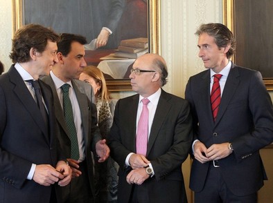 La Comunidad se debate entre el recelo y la cautela ante el proyecto de reforma local de Montoro 
