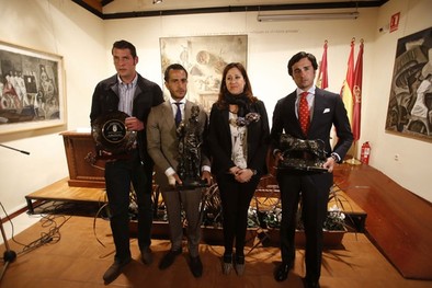 Fandiño recuerda sus lazos con la provincia al recibir el premio a su faena de 2013