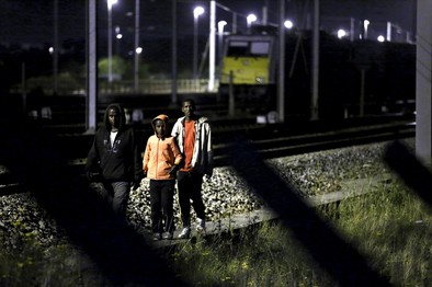 La crisis en Calais lleva a Cameron a endurecer su política migratoria