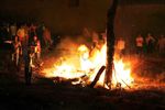 ROBLADILLO DE UCIEZA: El fuego purificador es siempre un hermoso espectáculo y un motivo de fiesta y celebración colectiva, como la hoguera que congregó a los vecinos de Robladillo de Ucieza.