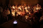 ARCONADA: Celebra el ritual de las lágrimas de San Lorenzo, a las 12 de la noche en el pilón romano. Con ropa blanca y una vela, conjuran los buenos deseos y queman los malos para que el nuevo año sea propicio.
