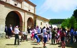 ARENILLAS DE NUÑO PÉREZ: No hay buen pueblo que se precie que no celebre sus bautizos por todo lo alto, con asistencia de todos los vecinos y reparto de monedas y golosinas. Es una fiesta familiar... y colectiva