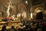 Por segundo año consecutivo la emblemática procesión del Vía Crucis tuvo que celebrarse en el interior de la catedral abulense.