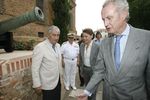 El Ministro de Defensa junto a María Dolores Cospedal, visitan el Archivo de la Marina en Viso del Marqués
