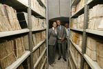 El Ministro de Defensa junto a María Dolores Cospedal, visitan el Archivo de la Marina en Viso del Marqués