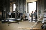 El Ministro de Defensa junto a María Dolores Cospedal, visitan el Archivo de la Marina en Viso del Marqués