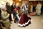 los Reyes Magos visitan a los anciano...