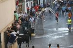 Cientos de personas disfrutaron ayer del primer encierro tras su reciente declaración de Interés Turístico Regional./