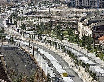 ¿Lo recuerdan? Sí, es la estación y aquí había andenes cubiertos. Jesús Javier Matías