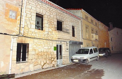 Imagen de la vivienda en la que se declaró el incendio la tarde de ayer.  diariodeburgos.es
