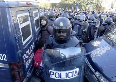  REUTERS