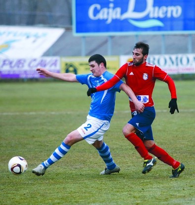 Jugada de un partido del Real Ávila. Archivo