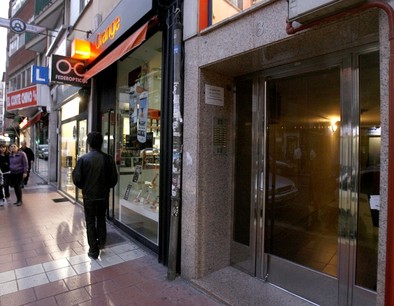 El suceso ha tenido lugar en el número ocho de la avenida de Segovia. J. Tajes