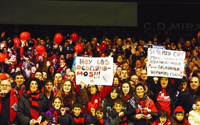 Las gradas reventaron de aficionados el martes para la vuelta de cuartos de final ante el Espanyol.